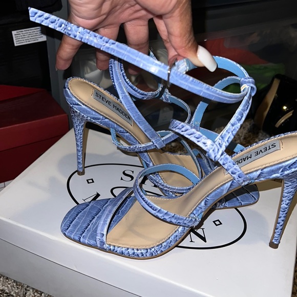 Steve Madden Shoes - Blue crocodile